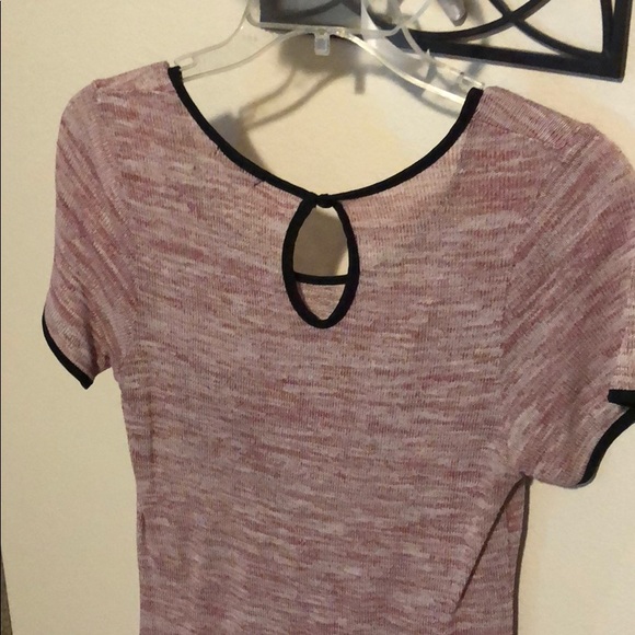 Red/white blend tee with black pocket and trim - Picture 4 of 4
